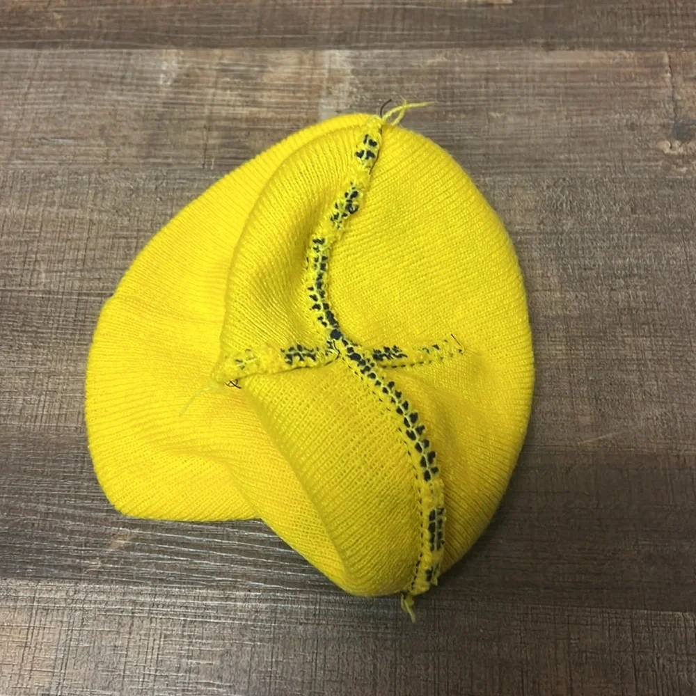 Nickelodeon Yellow Beanie Cartoon Design Youth‎ winter Sled riding cartoon Snow